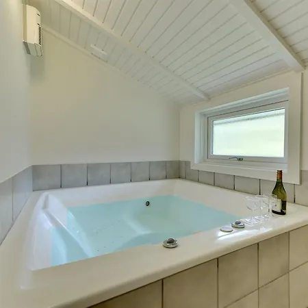 Holiday home Darina - 1-5km From The Sea By Interhome