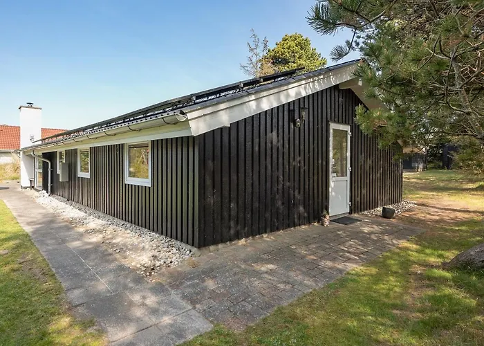 Darina - 1-5km From The Sea By Interhome