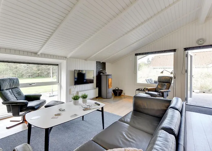 Darina - 1-5km From The Sea By Interhome